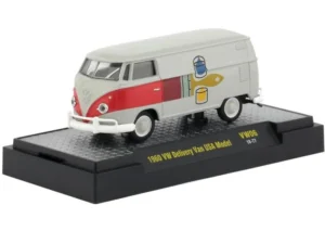 M2 Machines Volkswagen Delivery Van 1960 Auto-Thentics 1:64