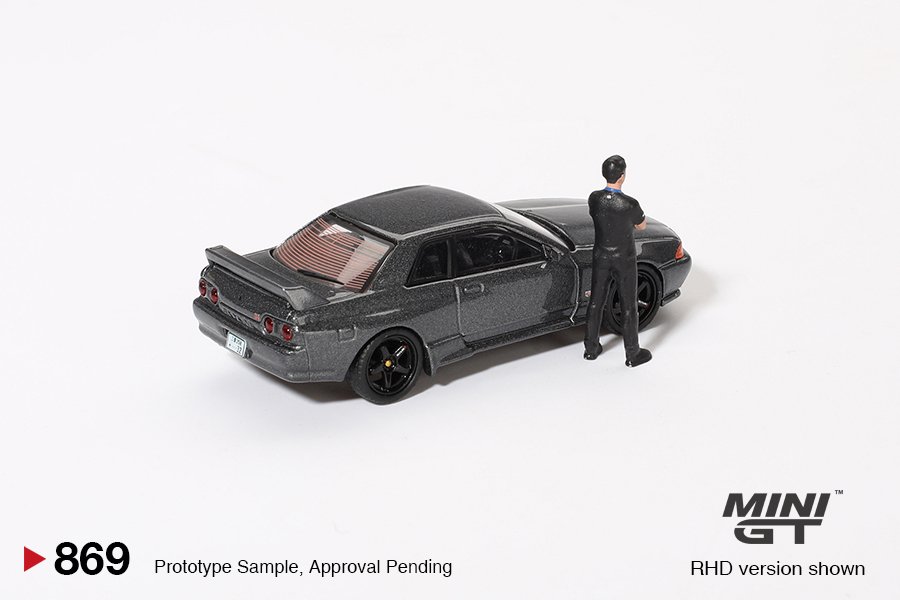 Mini GT Nissan Skyline GT-R R32 Gunmetal + Figure 1:64 - obrazek 2
