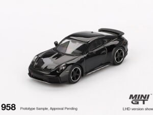 Mini GT Porsche 911 Dakar Black 1:64