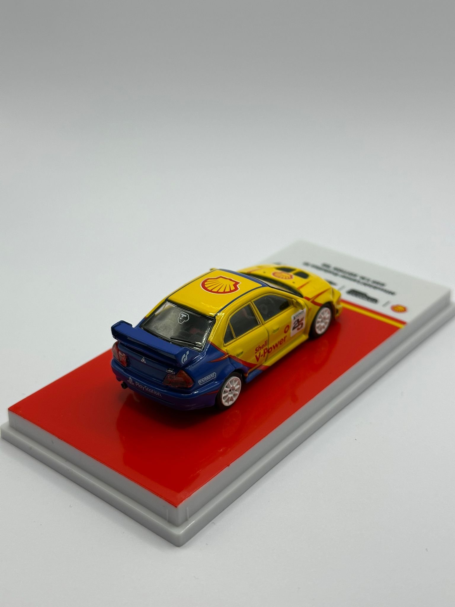 Tarmac Works Mitsubishi Lancer Evolution VI GSR T.M. Edition ’99 – 1:64 - obrazek 3