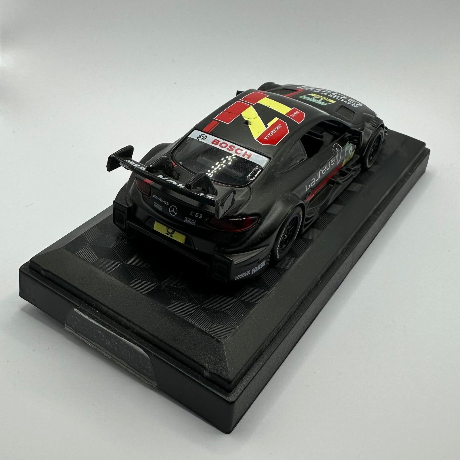 Mercedes-AMG C63 DTM – Sport for Good #12 1:64 - obrazek 2