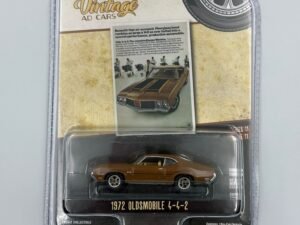 GreenLight Oldsmobile 4-4-2 1972 Brown 1:64