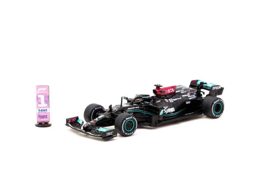 Tarmac Works Mercedes-AMG F1 W12E Hamilton São Paulo GP 2021 1:64 - obrazek 2