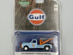 GreenLight Chevrolet C-30 Dually Wrecker 1969 Gulf 1:64