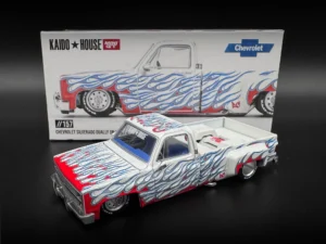 Kaido House Chevrolet Silverado Dually On Fire V2 1:64