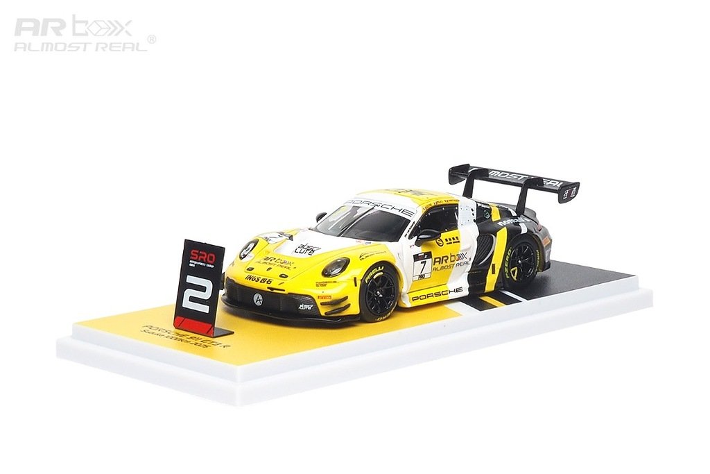 Almost Real Porsche 911 GT3 R #7 Estre / Vanthoor / Pilet – 2nd Place 1000km Suzuka 2025 1:64 ALM641001 - obrazek 3